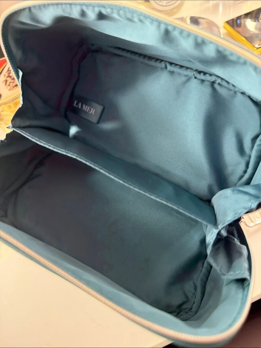 La Mer Teal Leather Zip Cosmetic Case